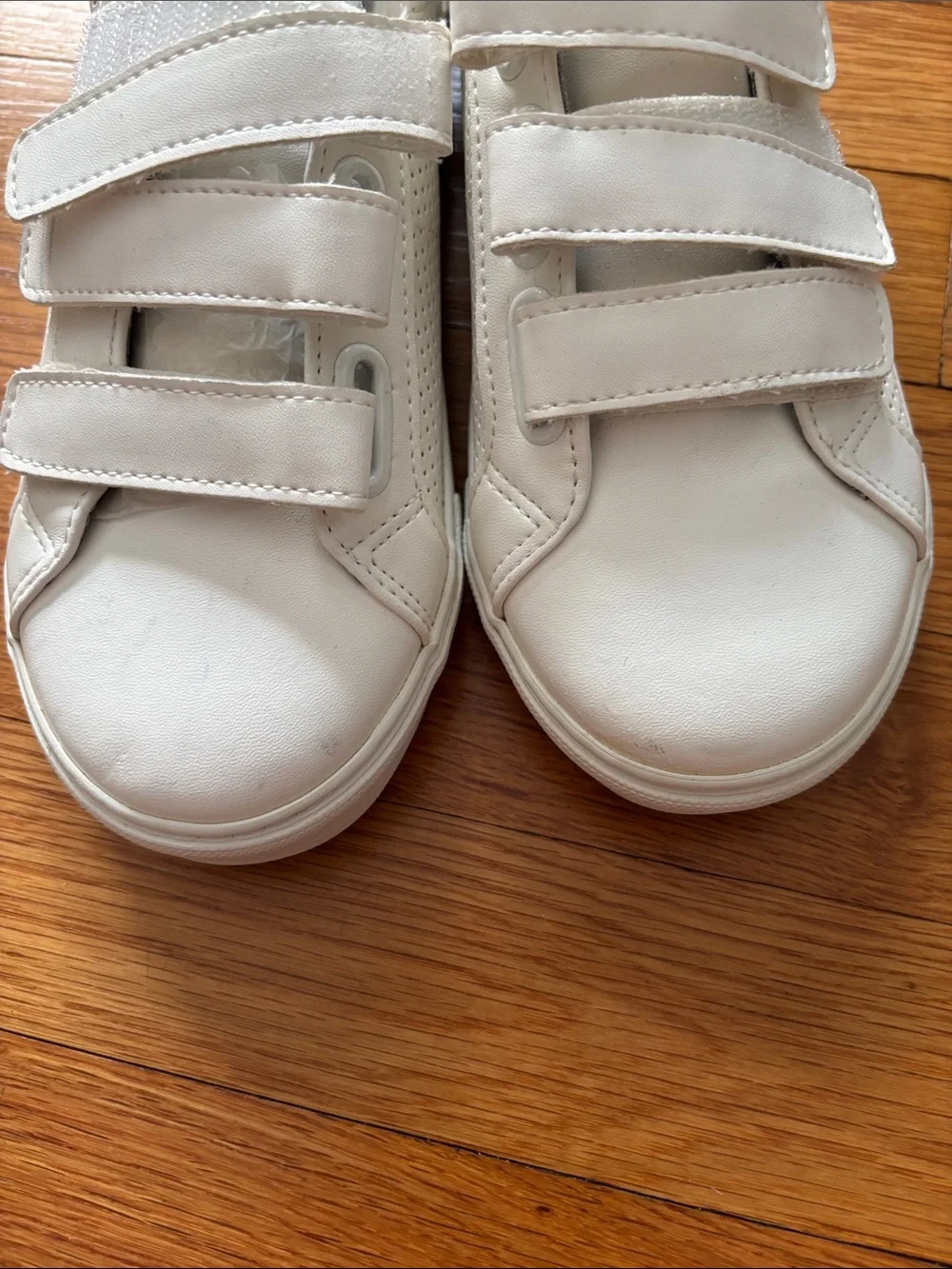 NWT GAP White Kids Velcro Perforated Sneakers
